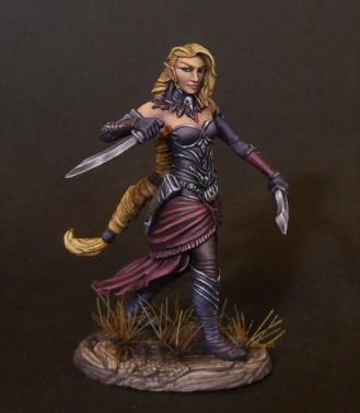 Dark Sword Miniatures: Visions in Fantasy: Female Elven Rogue 