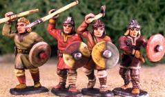 Gripping Beast 28mm Age Of Arthur: Duguth/Geoguth- Young Geoguth Attacking (4) 