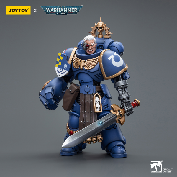 Joytoy: Warhammer 40K: Ultramarines: Lieutenant with Power Fist 
