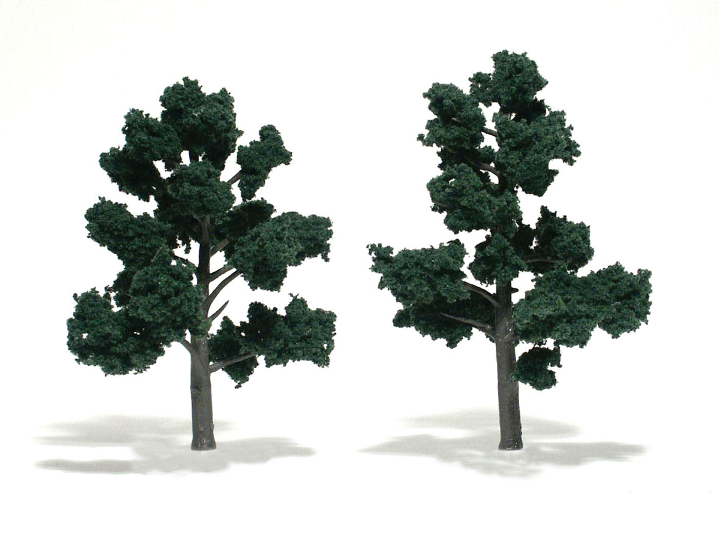 Woodland Scenics: Ready Made Realistic Trees: Dark Green- 2 Trees (5" - 6") 