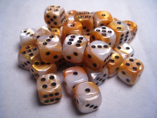 Chessex (26848): D6: 12mm: Gemini: Gold White/Black 
