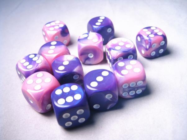 Chessex (26655): D6: 16mm: Gemini #6: Pink-Purple/White 