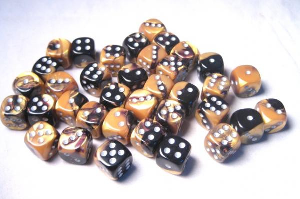 Chessex (26851): D6: 12mm: Gemini #6: Black-Gold/Silver 