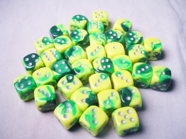 Chessex (26854): D6: 12mm: Gemini #6: Green-Yellow/Silver 