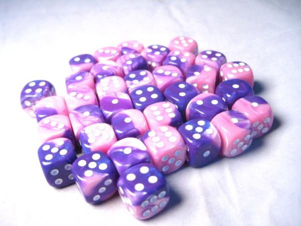 Chessex (26855): D6: 12mm: Gemini #6: Pink-Purple/White 