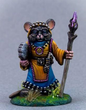 Dark Sword Miniatures: Critter Kingdoms- Mouse Druid with Staff 
