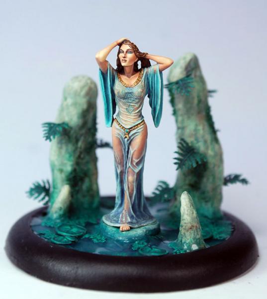 Dark Sword Miniatures: Visions in Fantasy: Woman Emerging From Water 