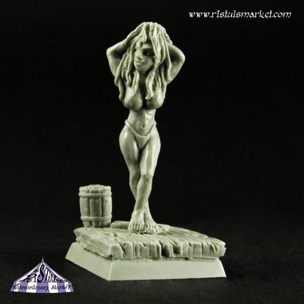 Extraordinary Fantasy Miniatures: Shower Girl 