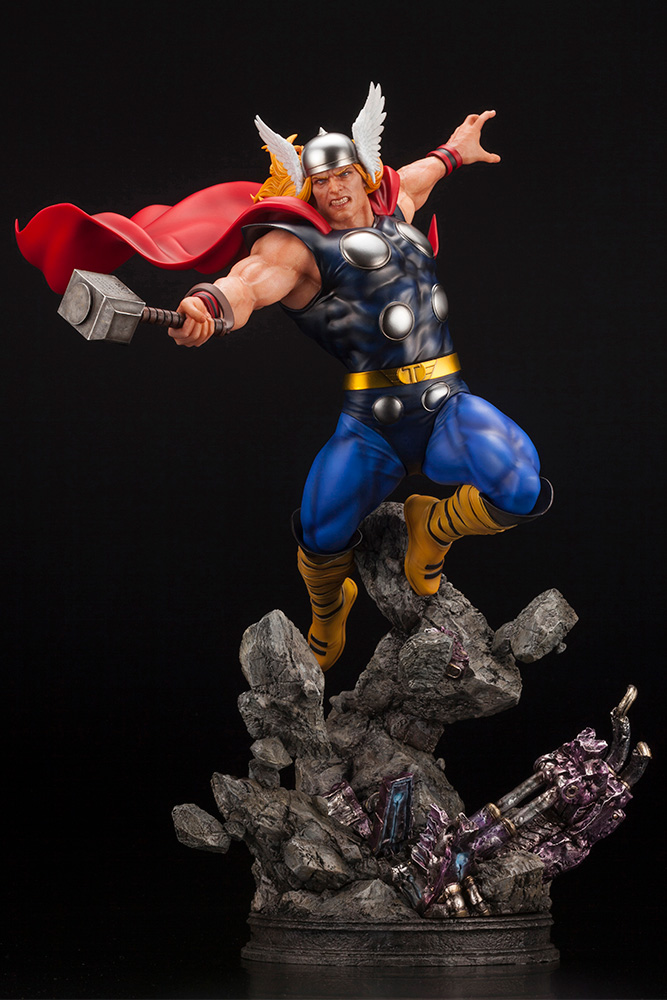 Marvel Universe: Thor Avengers Fine Art Statue 1/6 