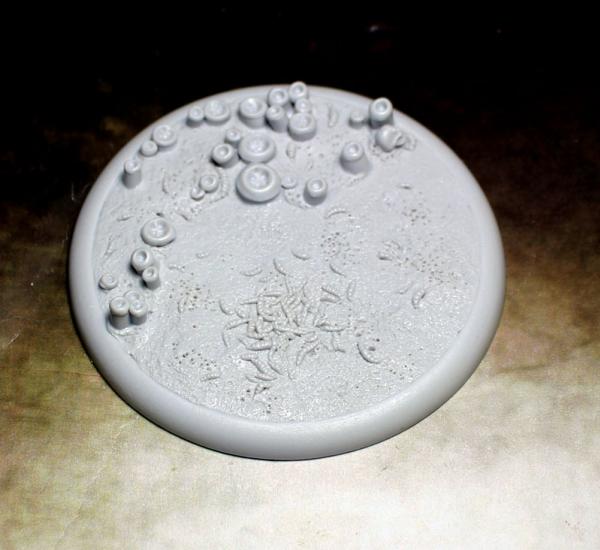 Secret Weapon Miniatures: Creeping Infection 80mm Round Lip 