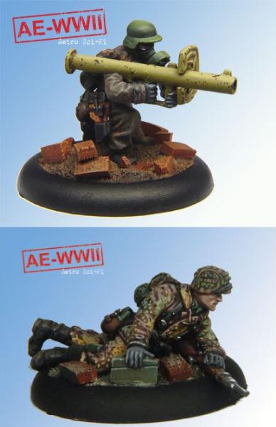 AE-WWII: German Wehrmacht Flamenwerfer Team 