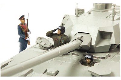 Zvezda 1/35 Scale: Russian Tank Crew - Parade Versi 